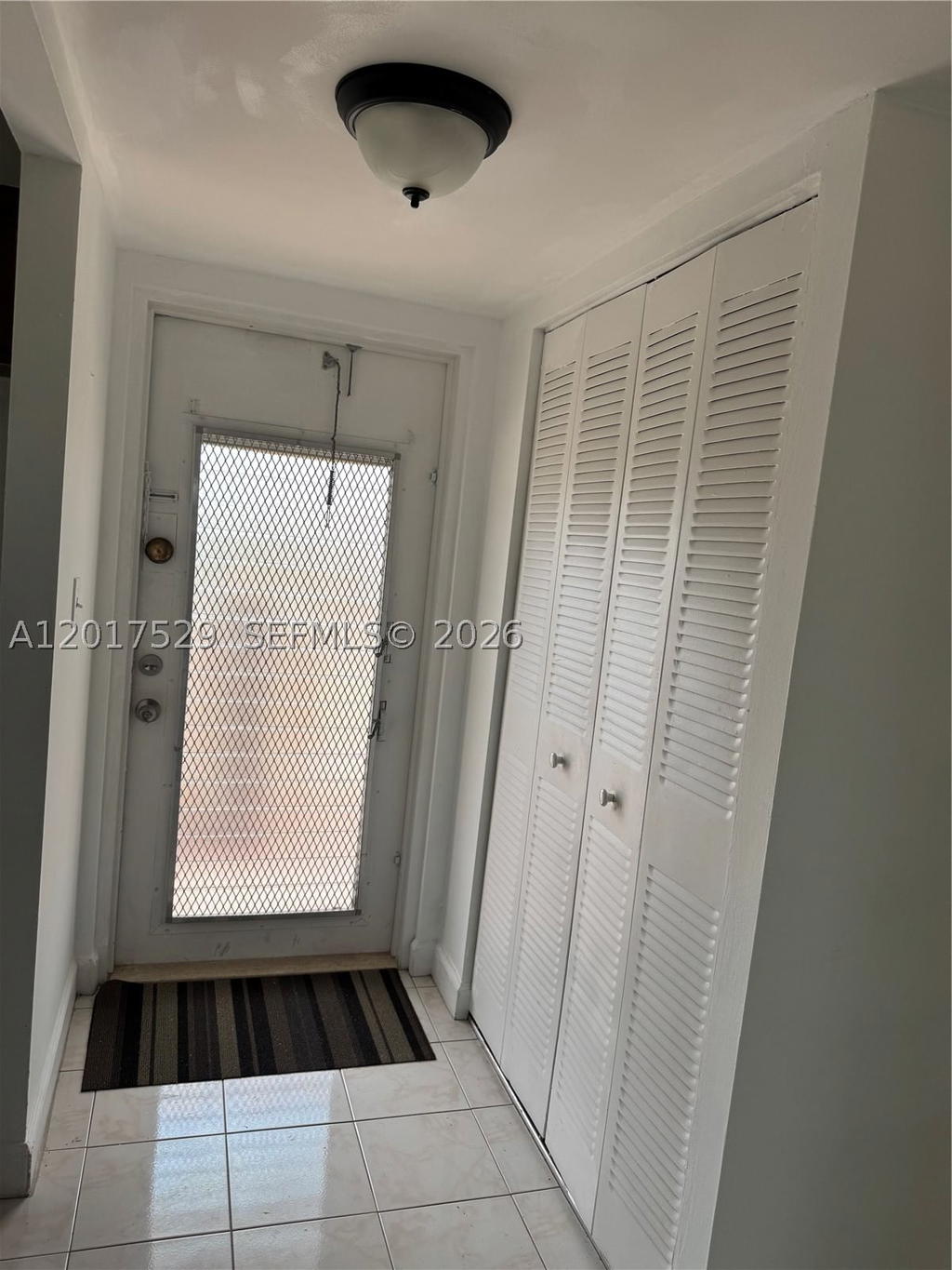 Real estate property located at 9041 Sunrise Lakes Blvd #303, Broward, Sunrise Lakes 90 Condo, Sunrise, FL