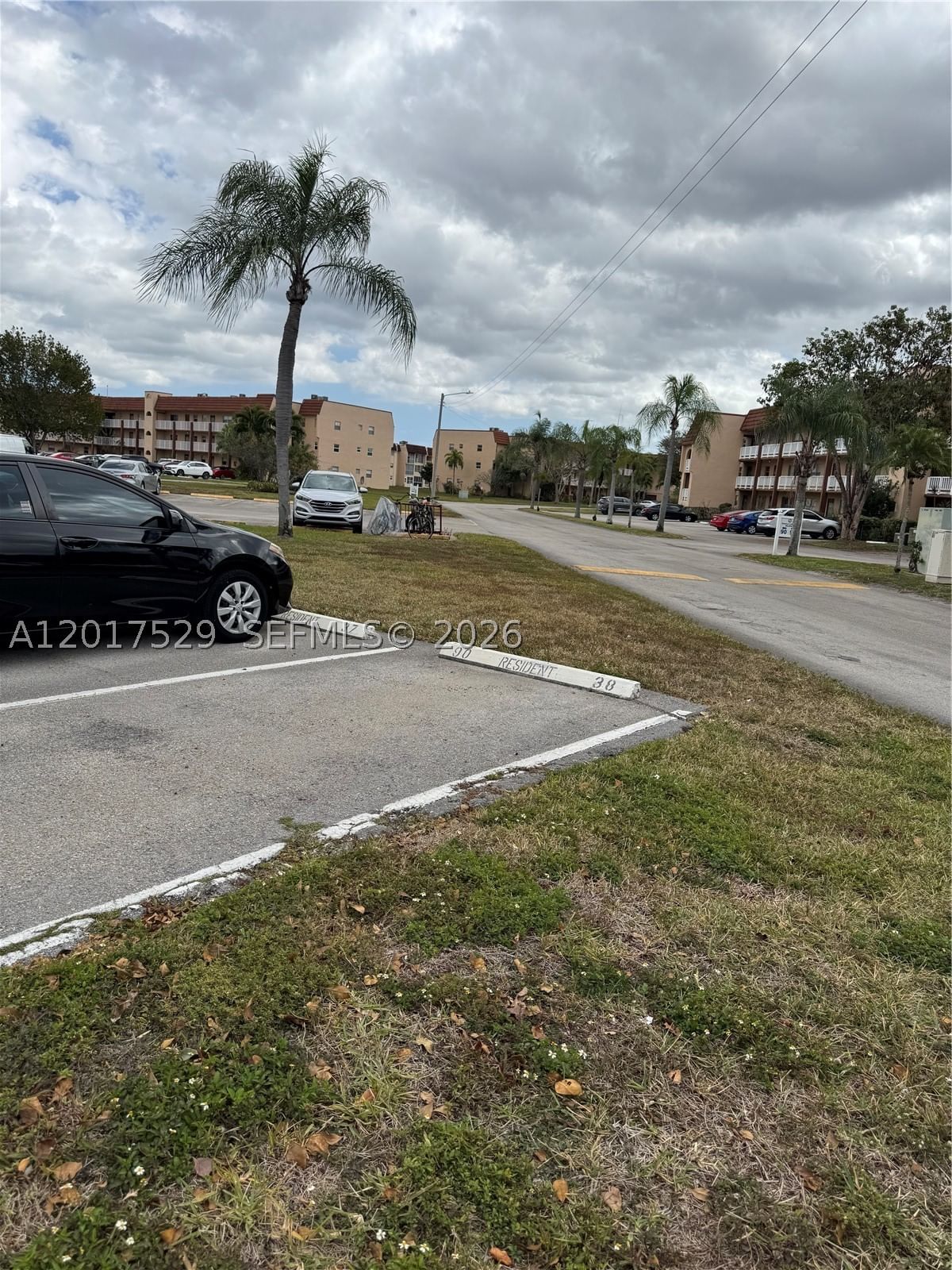 Real estate property located at 9041 Sunrise Lakes Blvd #303, Broward, Sunrise Lakes 90 Condo, Sunrise, FL