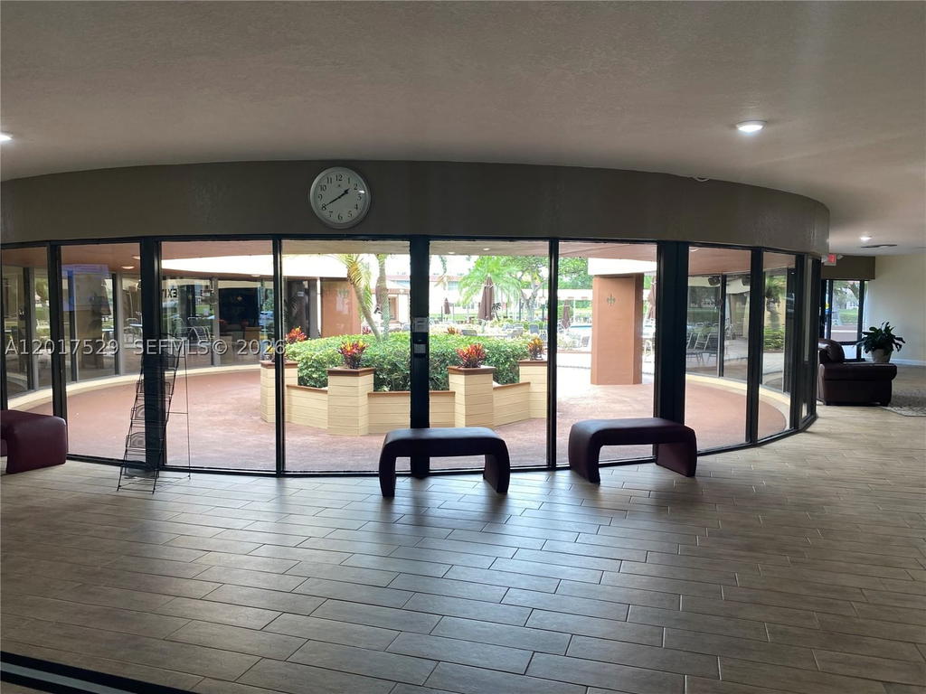 Real estate property located at 9041 Sunrise Lakes Blvd #303, Broward, Sunrise Lakes 90 Condo, Sunrise, FL