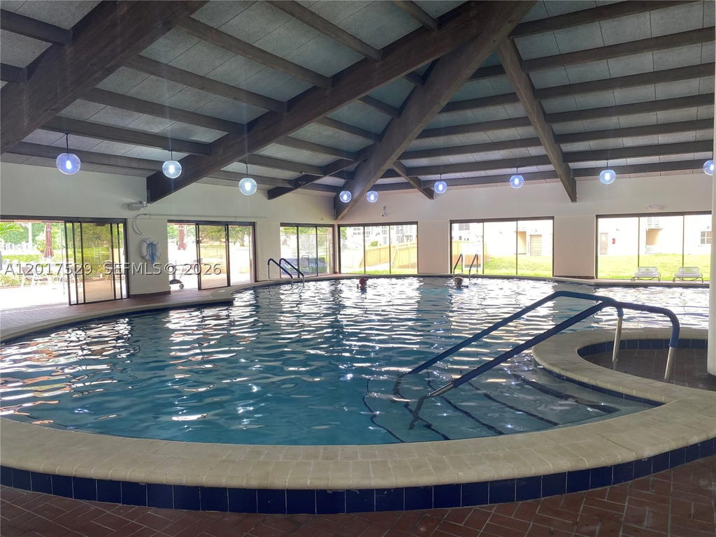 Real estate property located at 9041 Sunrise Lakes Blvd #303, Broward, Sunrise Lakes 90 Condo, Sunrise, FL