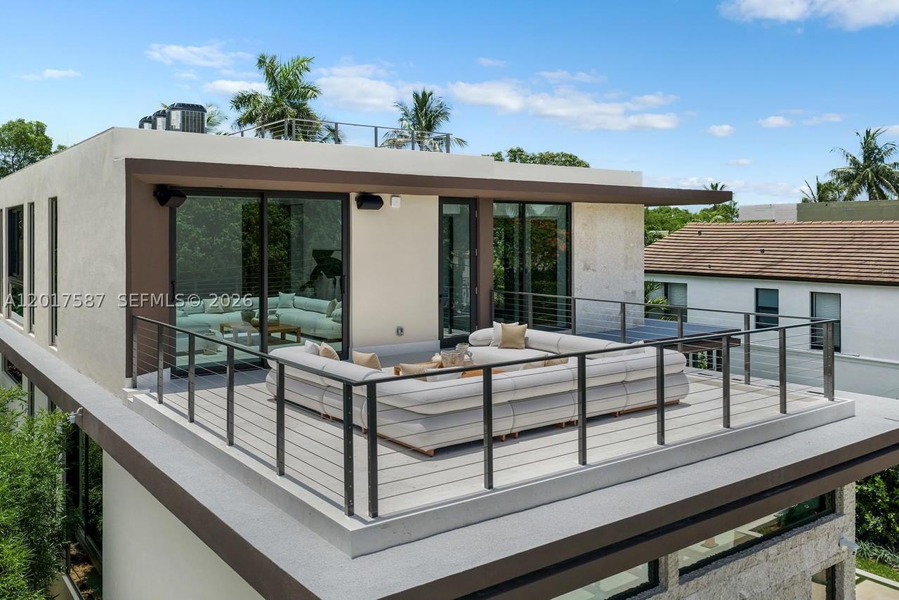 Real estate property located at 3045 Bay Rd, Miami-dade, Amd Plat Of Sunset Lake S, Miami Beach, FL