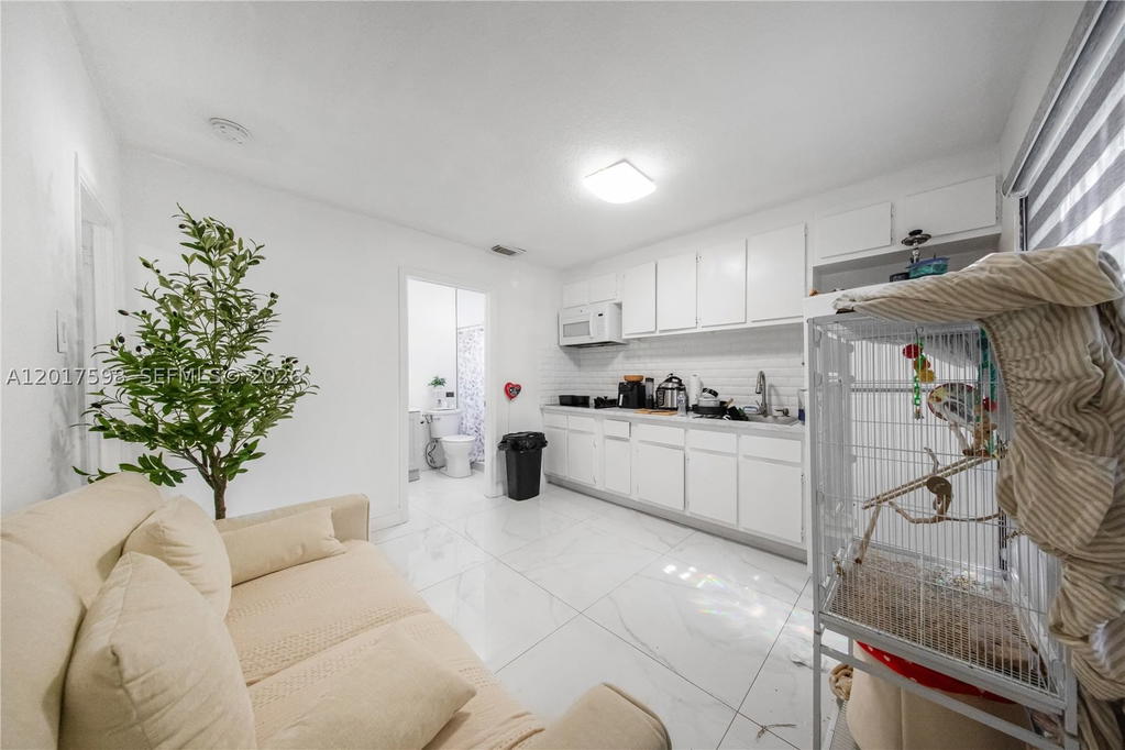 Real estate property located at 661 7th St, Miami-dade, Marjohn Park, Hialeah, FL