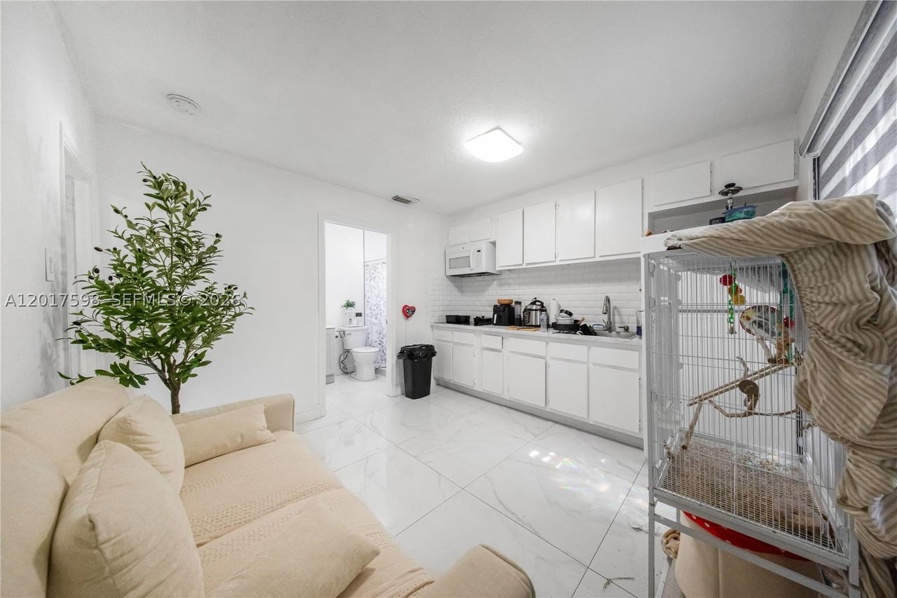 Real estate property located at 661 7th St, Miami-dade, Marjohn Park, Hialeah, FL