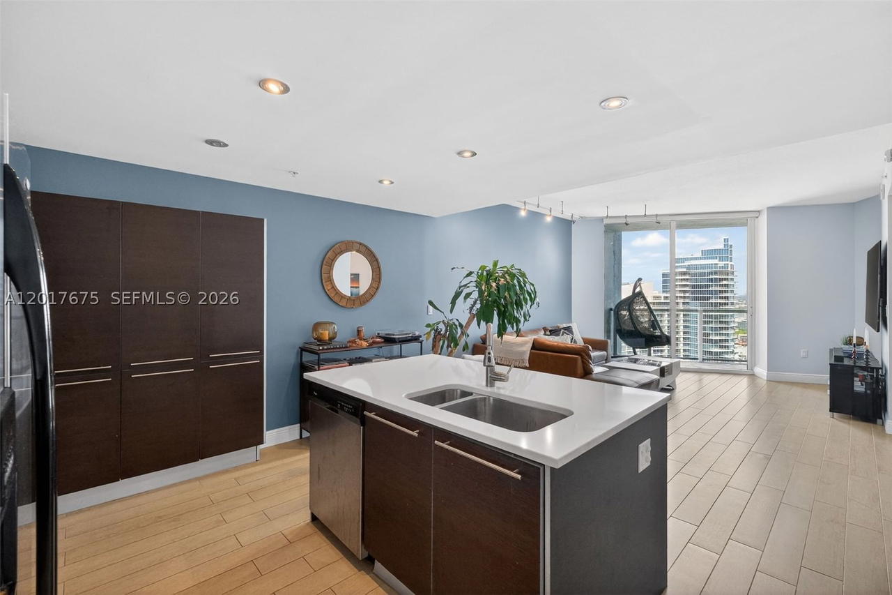 Real estate property located at 1900 Bayshore Dr #4606, Miami-dade, Quantum On The Bay Condo, Miami, FL