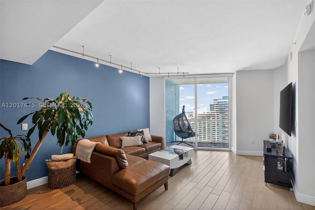 Real estate property located at 1900 Bayshore Dr #4606, Miami-dade, Quantum On The Bay Condo, Miami, FL