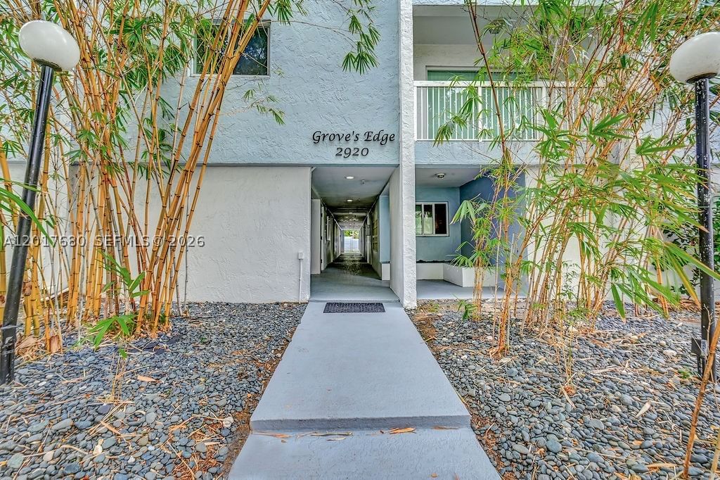 Real estate property located at 2920 28th Ter #207, Miami-dade, Groves Edge Condo, Miami, FL
