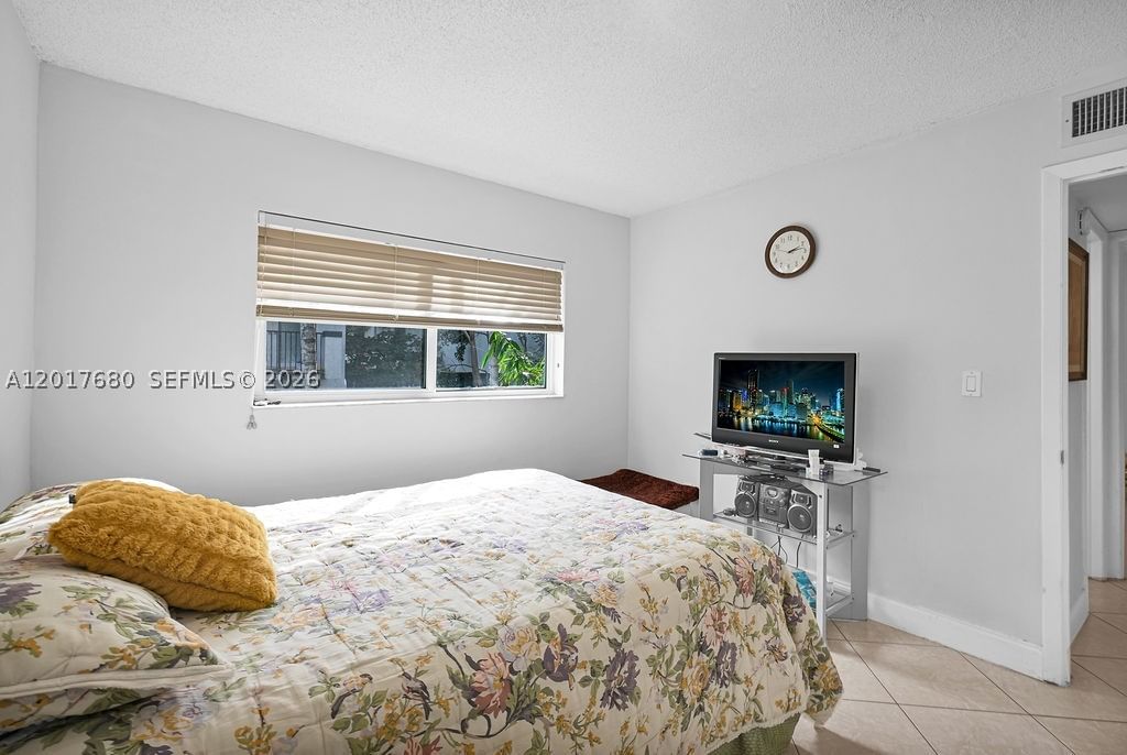 Real estate property located at 2920 28th Ter #207, Miami-dade, Groves Edge Condo, Miami, FL