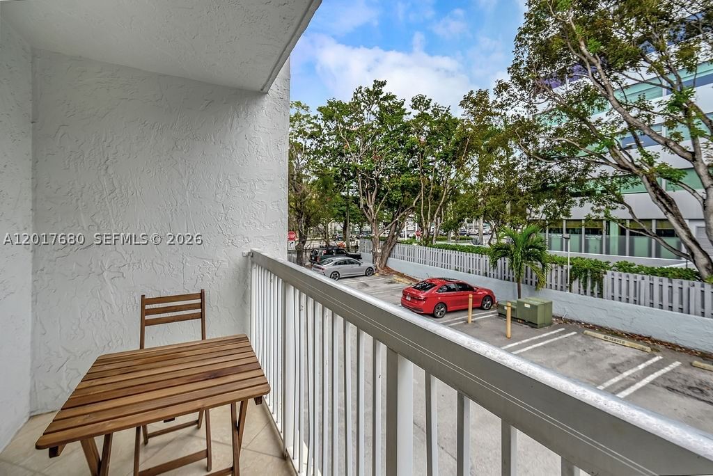 Real estate property located at 2920 28th Ter #207, Miami-dade, Groves Edge Condo, Miami, FL