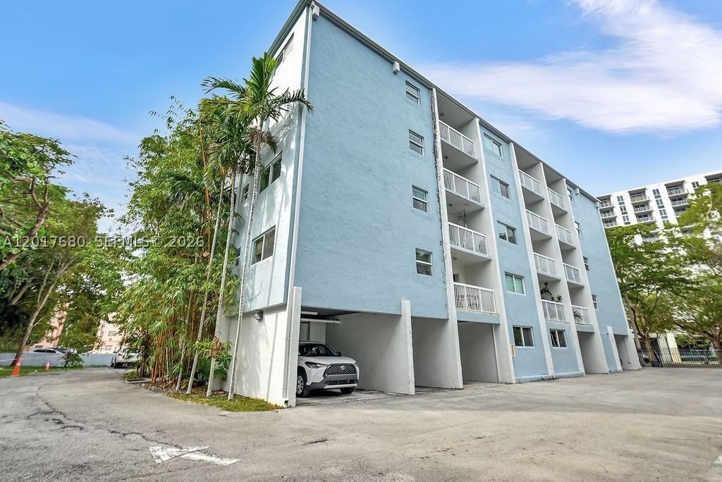 Real estate property located at 2920 28th Ter #207, Miami-dade, Groves Edge Condo, Miami, FL