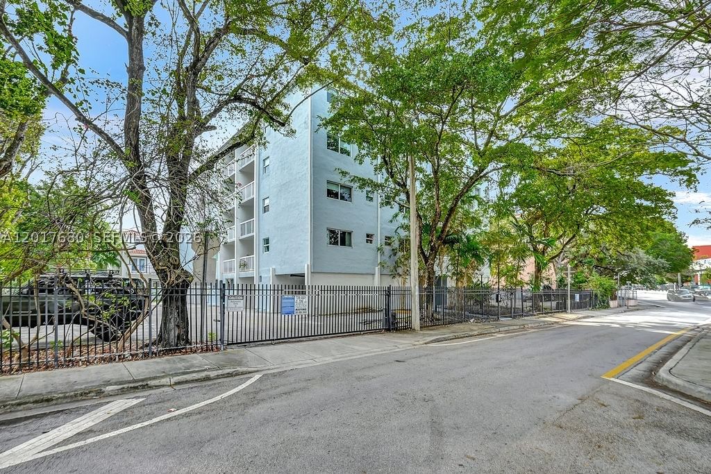 Real estate property located at 2920 28th Ter #207, Miami-dade, Groves Edge Condo, Miami, FL