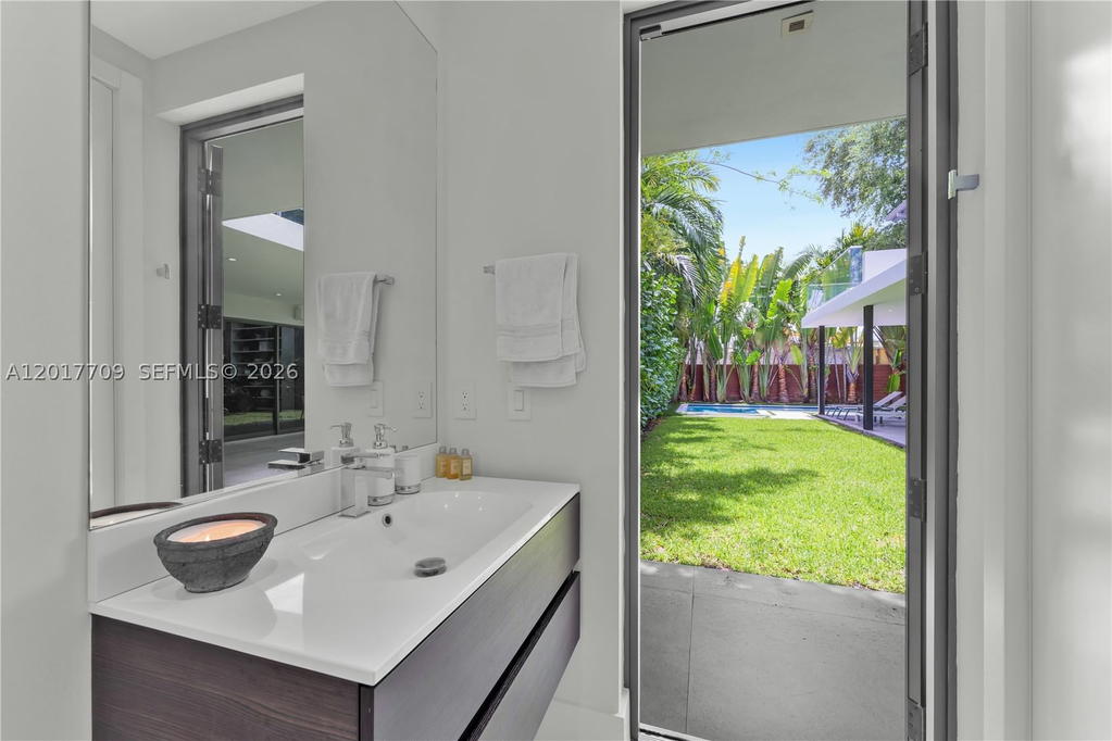 Real estate property located at 10 Samana Dr, Miami-dade, Bay Heights, Miami, FL