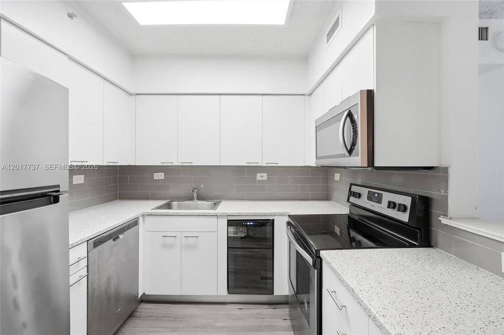 Real estate property located at 1500 Bay Rd #666S, Miami-dade, Flamingo South Beach I Co, Miami Beach, FL