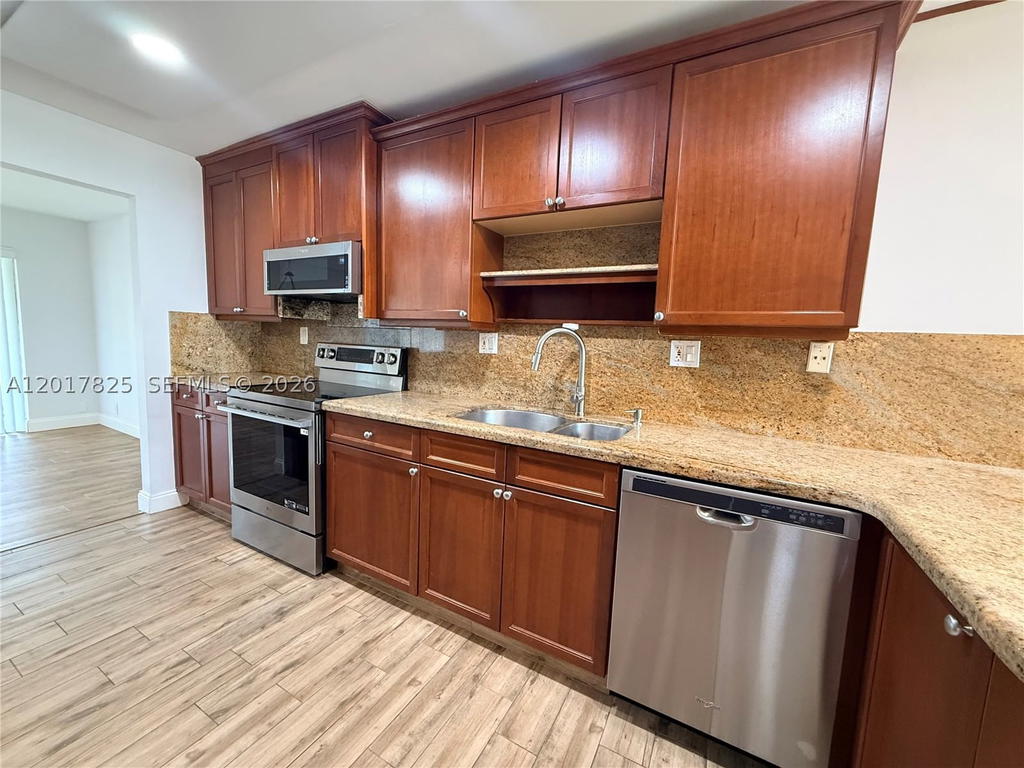 Real estate property located at 9717 New River Canal Rd. #406, Broward, Trellises 4a Condo, Plantation, FL