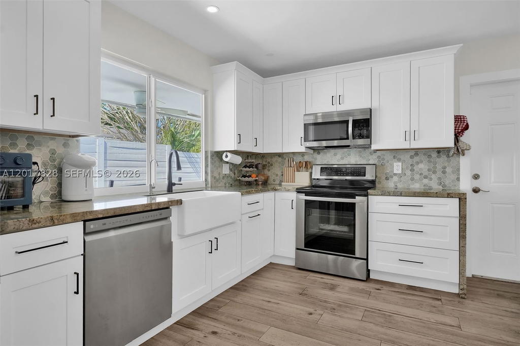 Real estate property located at 1301 Hollywood Blvd, Broward, Hollywood Lakes Section, Hollywood, FL