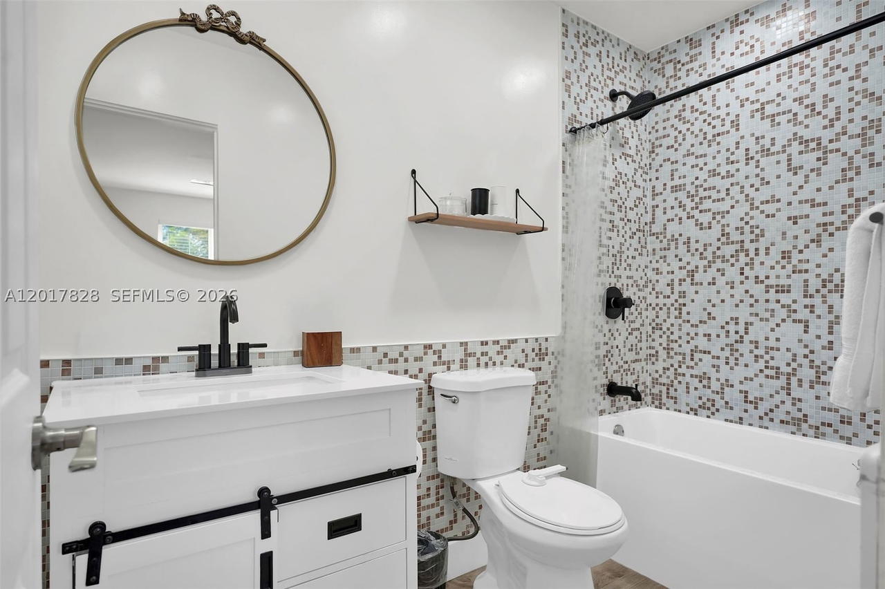 Real estate property located at 1301 Hollywood Blvd, Broward, Hollywood Lakes Section, Hollywood, FL