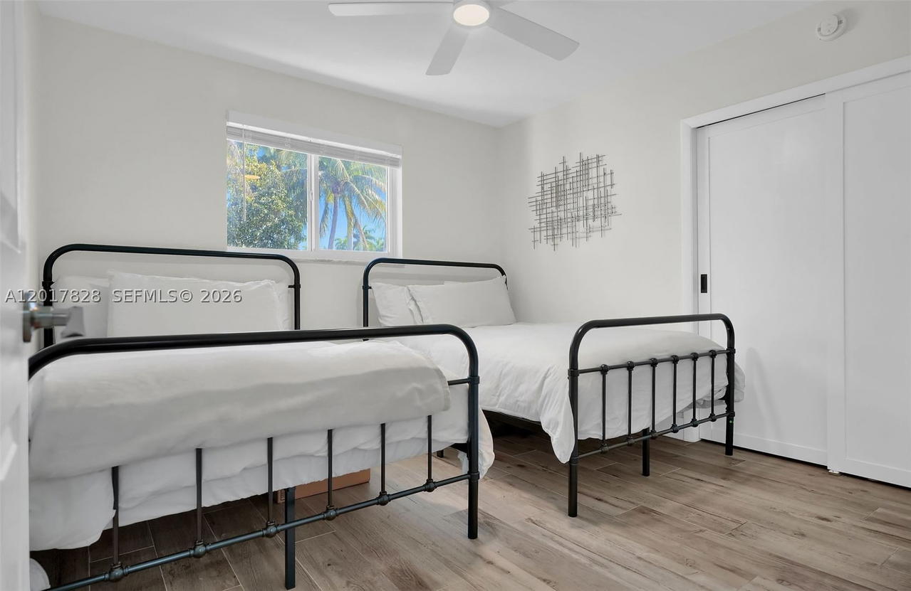 Real estate property located at 1301 Hollywood Blvd, Broward, Hollywood Lakes Section, Hollywood, FL