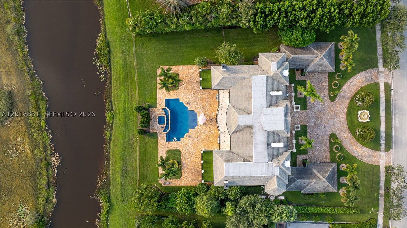 Real estate property located at 2951 Lake Ridge Ln, Broward, Estates Of Swan Lake, Weston, FL