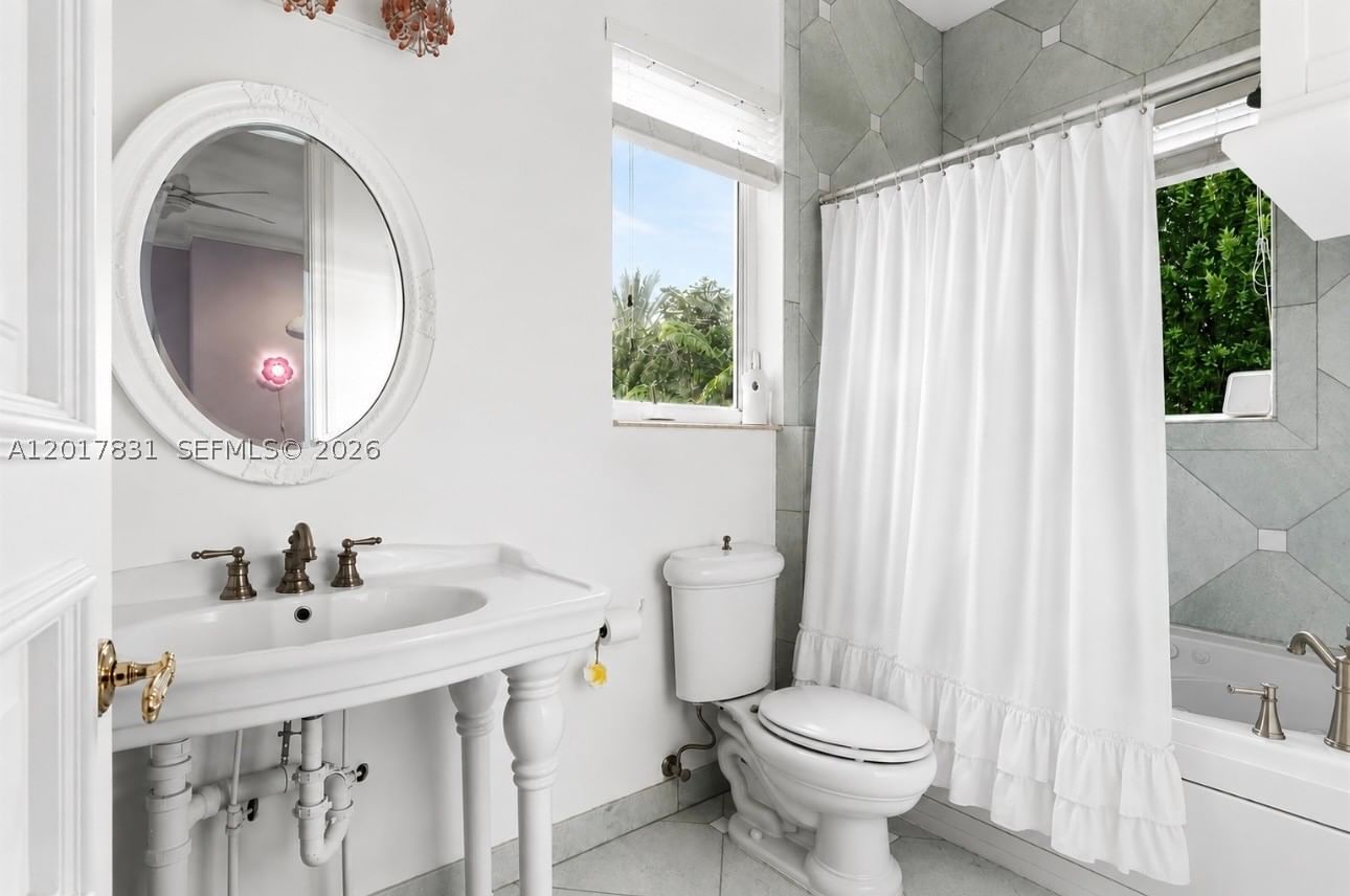 Real estate property located at 2951 Lake Ridge Ln, Broward, Estates Of Swan Lake, Weston, FL