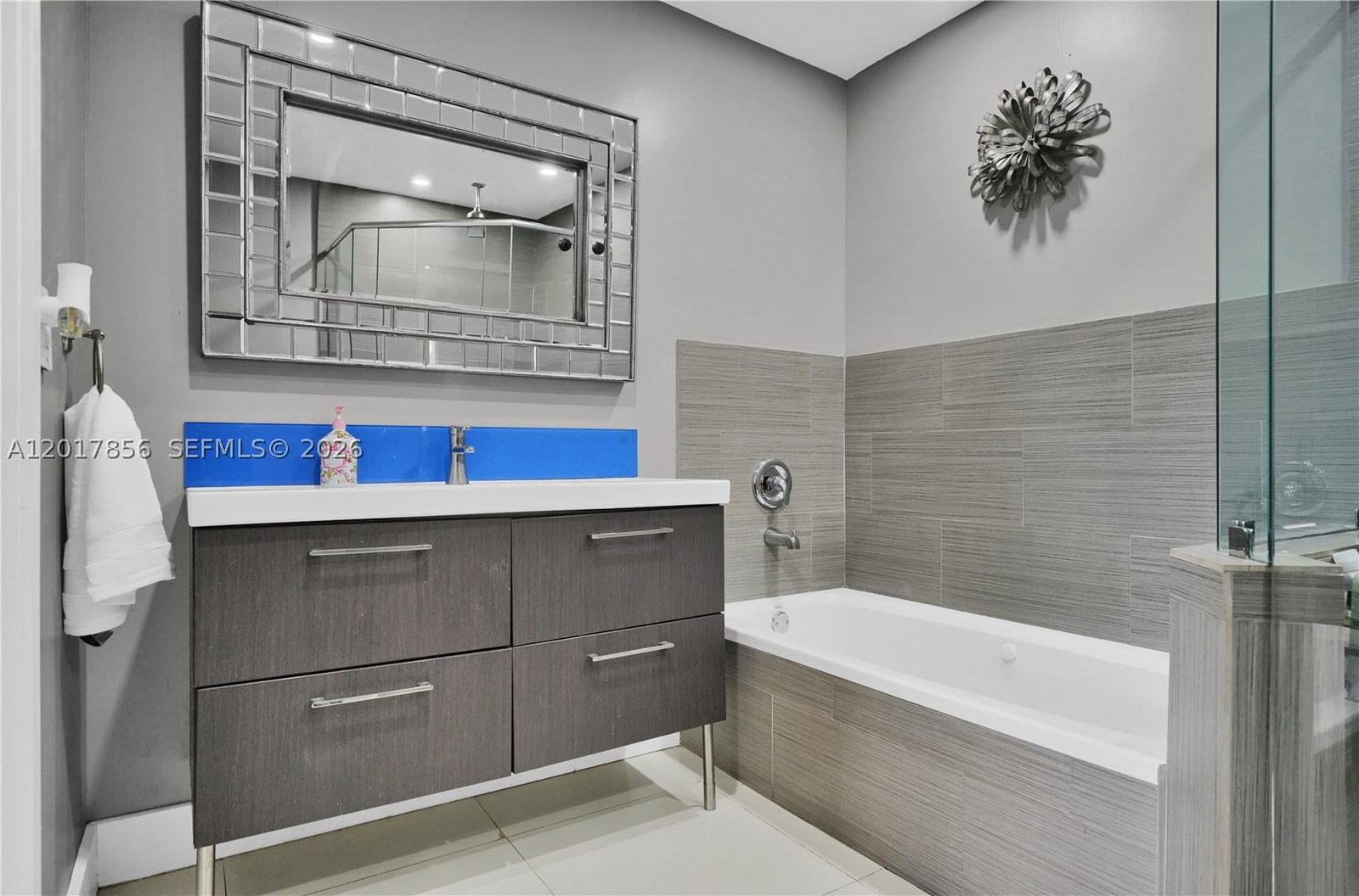 Real estate property located at 5241 104th Ave, Miami-dade, Heftler Homes Sec 3, Miami, FL