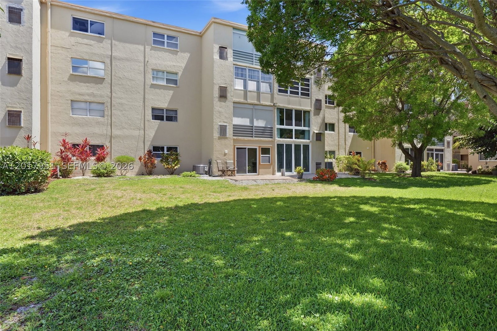 Real estate property located at 330 26th Ave #1120, Palm Beach, Village Royale Forest Gree, Boynton Beach, FL