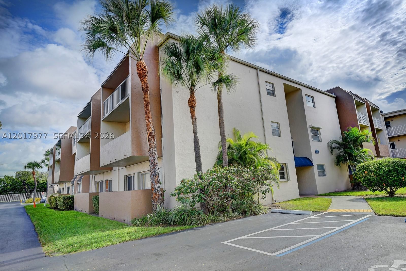 Real estate property located at 7705 86th St B-212, Miami-dade, Kings Creek So Condo, Miami, FL