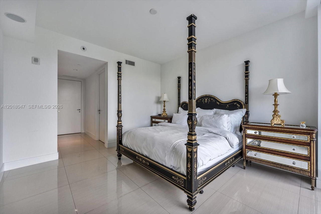 Real estate property located at 3300 188th St #217, Miami-dade, Echo Condo, Aventura, FL