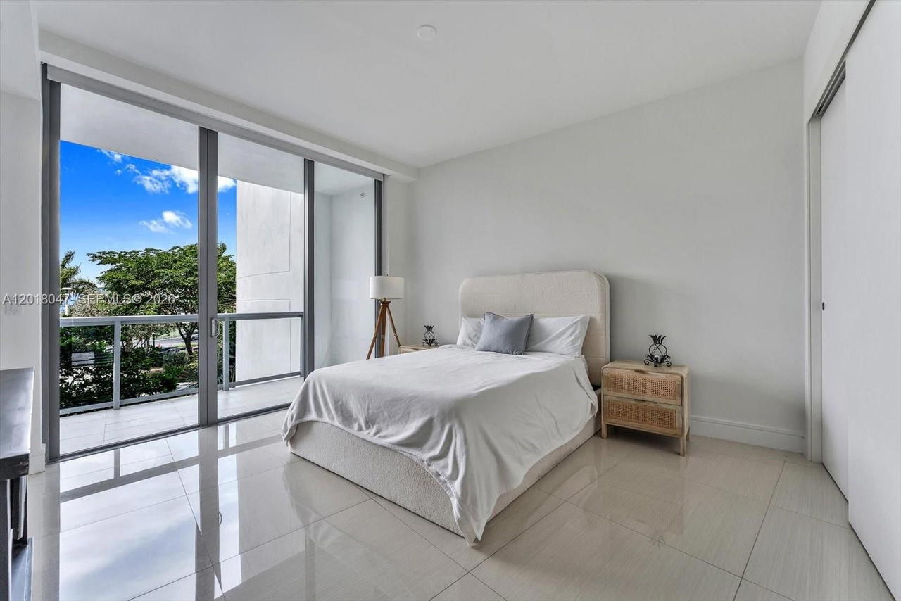 Real estate property located at 3300 188th St #217, Miami-dade, Echo Condo, Aventura, FL