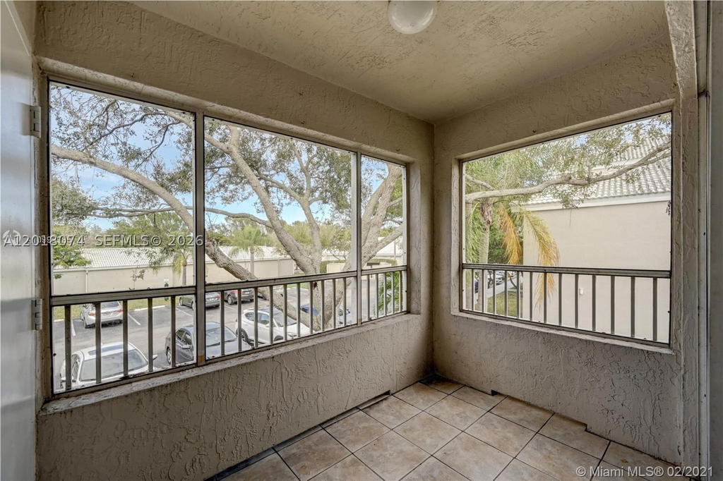 Real estate property located at 2850 Oakland Forest Dr #202, Broward, Lakeview Club Condo, Oakland Park, FL