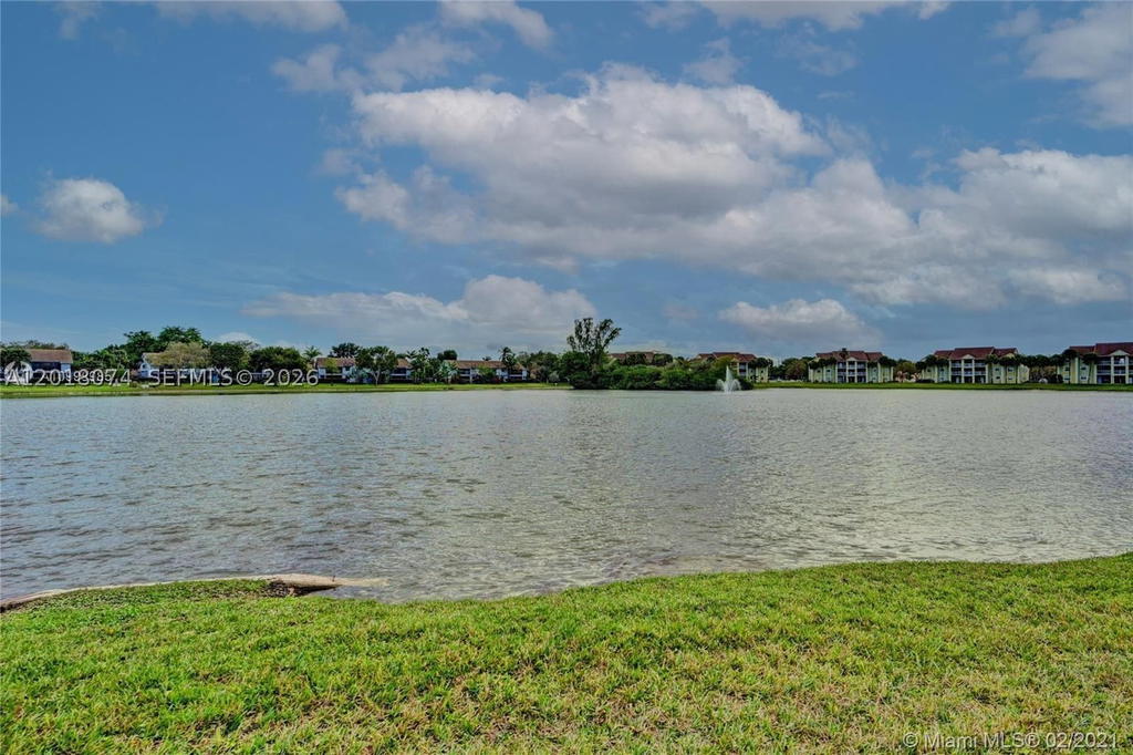 Real estate property located at 2850 Oakland Forest Dr #202, Broward, Lakeview Club Condo, Oakland Park, FL