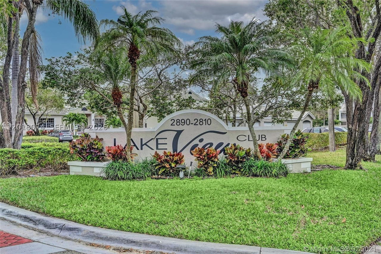 Real estate property located at 2850 Oakland Forest Dr #202, Broward, Lakeview Club Condo, Oakland Park, FL