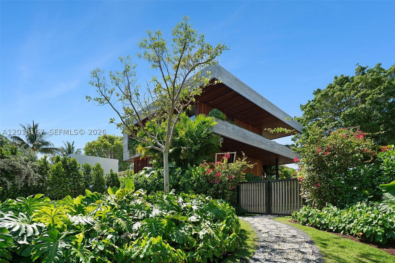 Real estate property located at 1420 23rd St, Miami-dade, Sunset Islands-island No 3, Miami Beach, FL