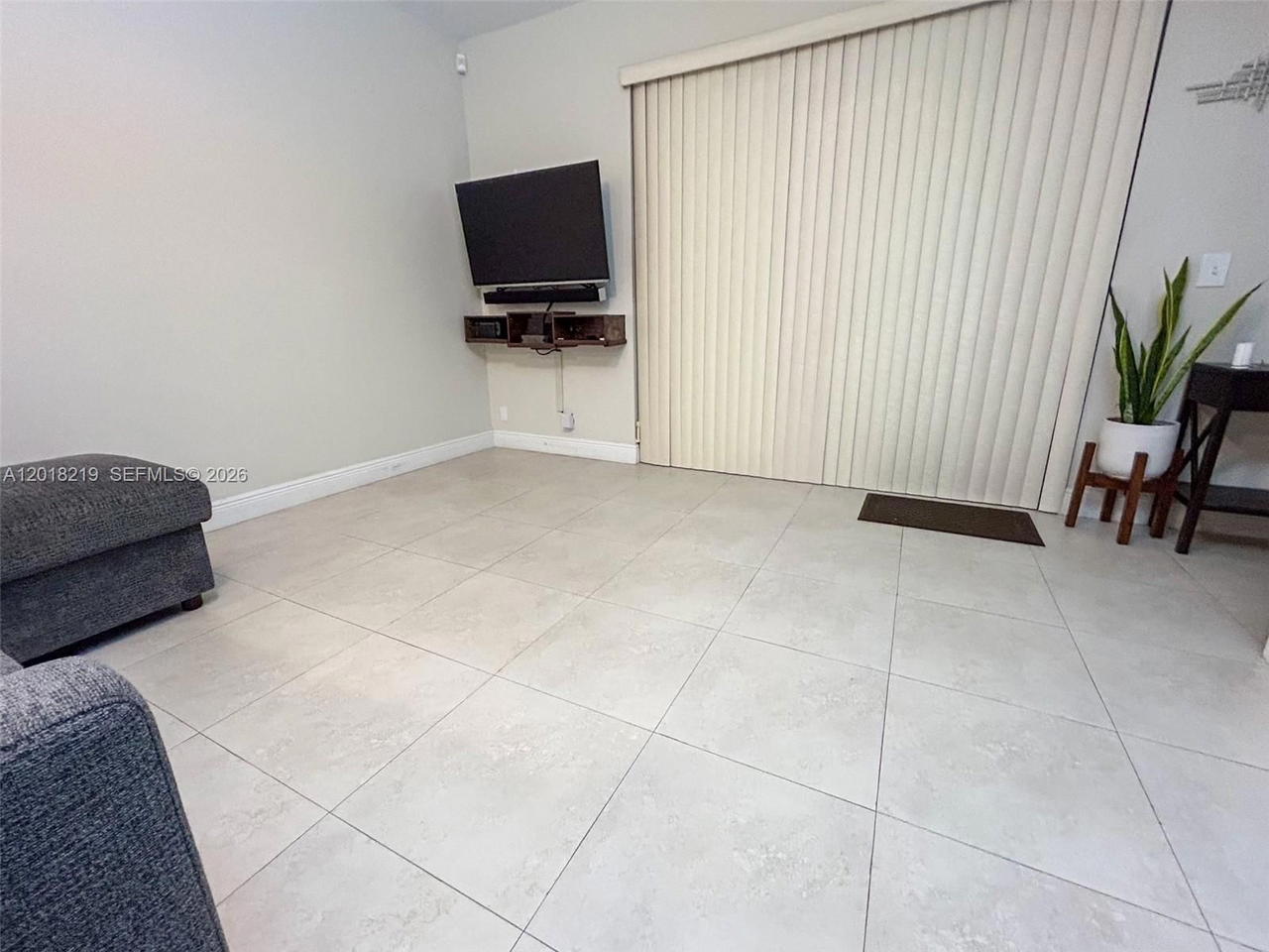 Real estate property located at 2042 Madeira Dr, Broward, Sectors 3 & 4 Boundary Pl, Weston, FL