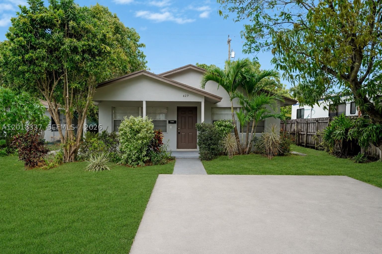 Real estate property located at 429 Avenida Hermosa, Palm Beach, Vista Encanto Add, West Palm Beach, FL
