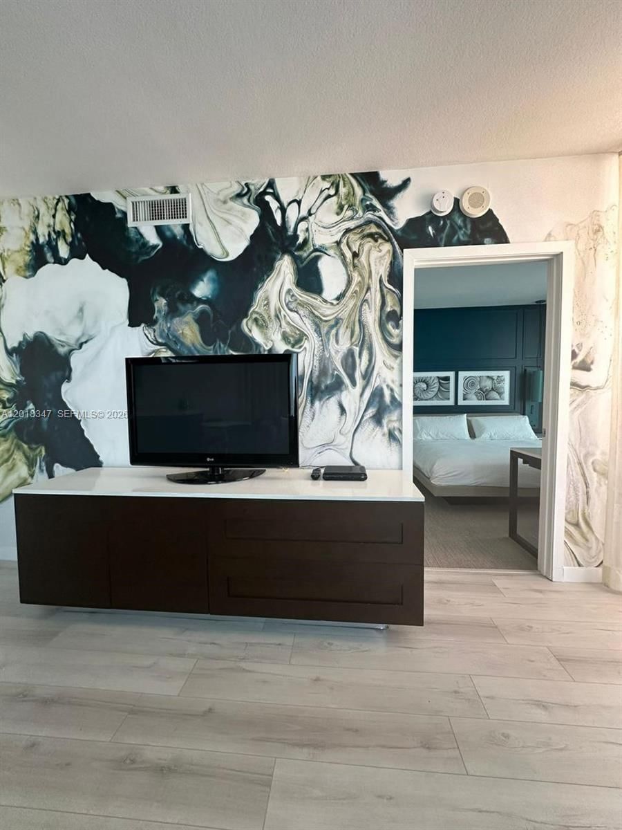 Real estate property located at 17315 Collins Ave #2006, Miami-dade, Sole Condo, Sunny Isles Beach, FL