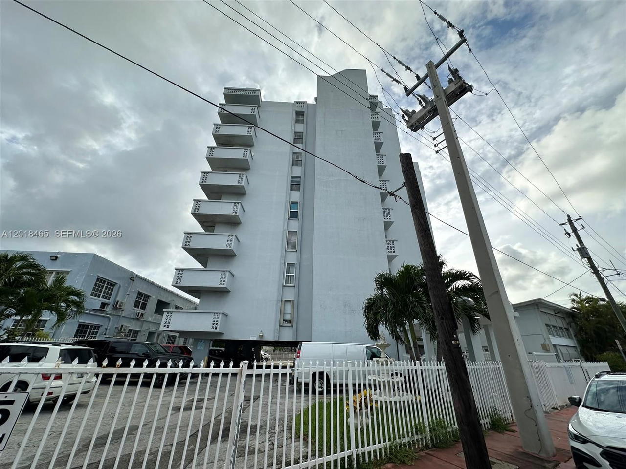 Real estate property located at 7118 Bonita Dr #305, Miami-dade, Fountain Towers Condo, Miami Beach, FL