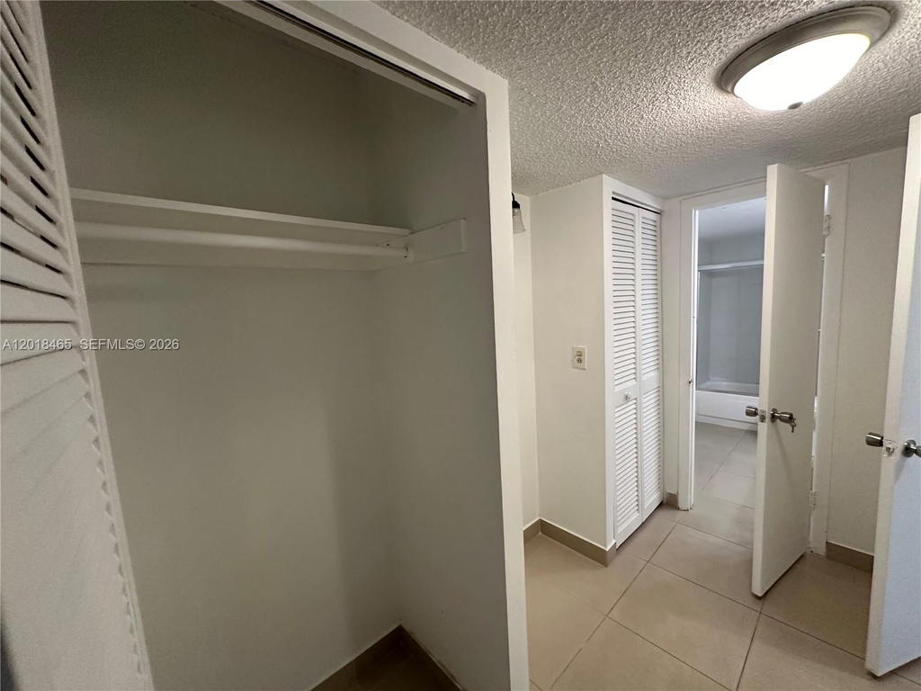 Real estate property located at 7118 Bonita Dr #305, Miami-dade, Fountain Towers Condo, Miami Beach, FL