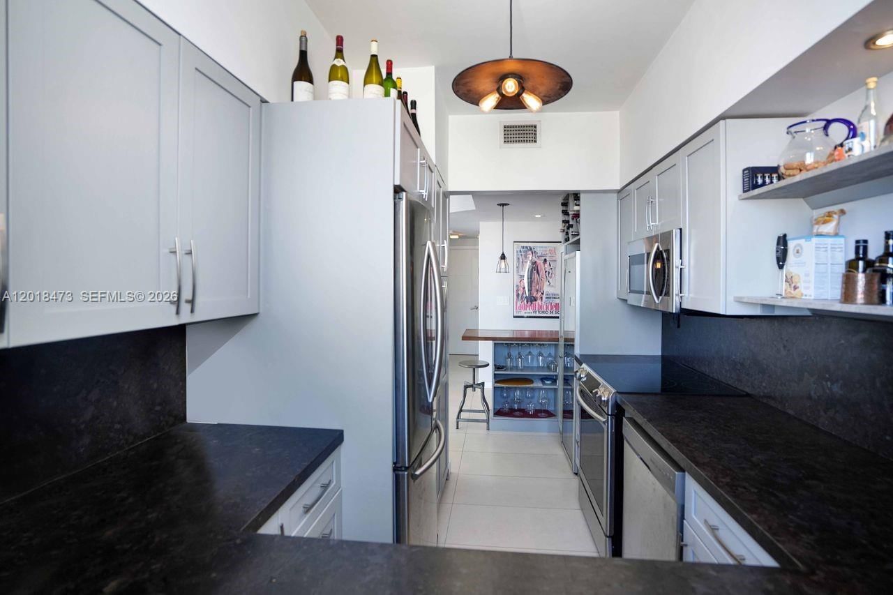 Real estate property located at 1621 Bay Rd PH1, Miami-dade, Bayview Plaza Condo, Miami Beach, FL