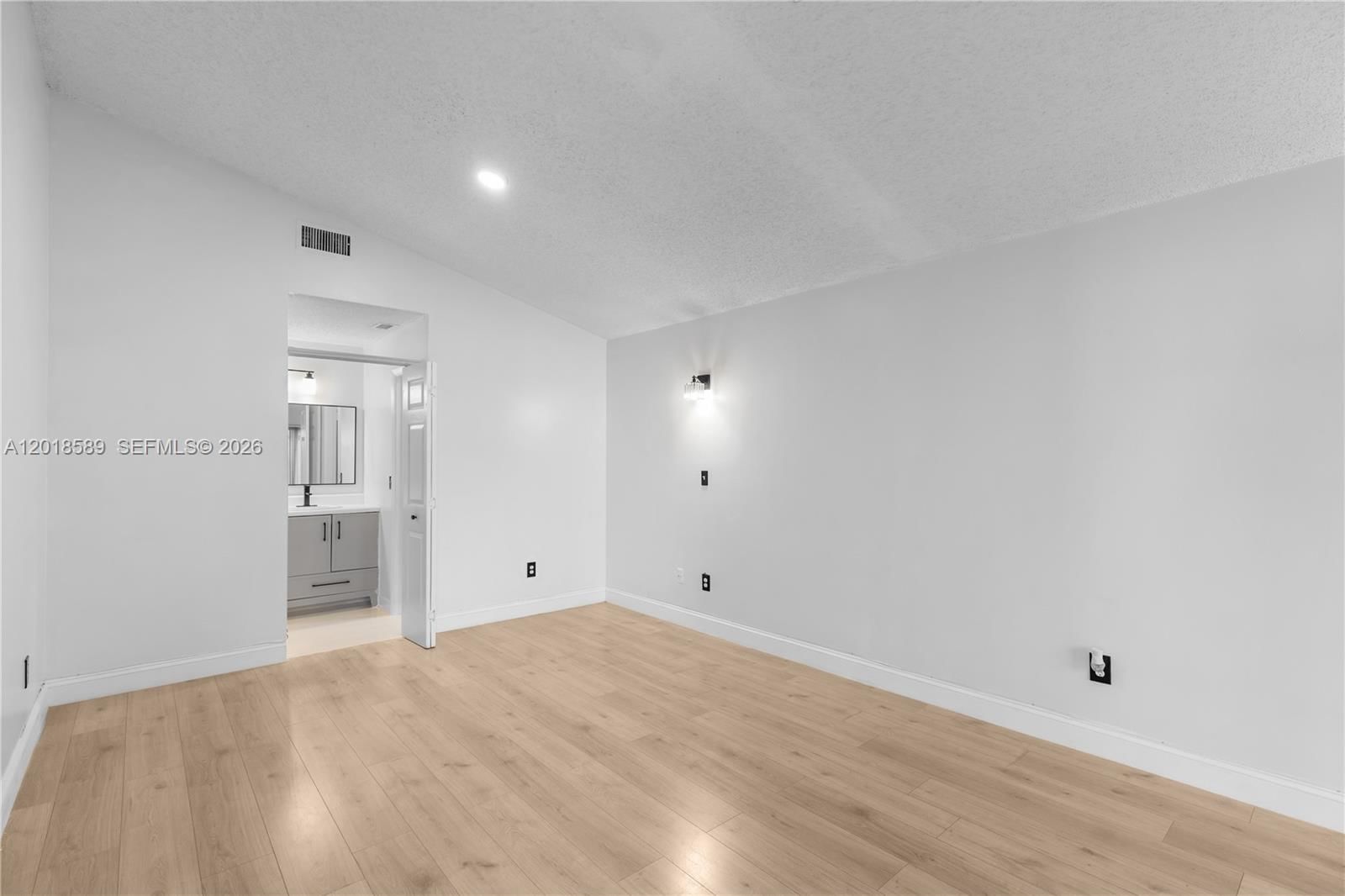 Real estate property located at 1035 Jasmine Ln, Broward, North Lauderdale Division, North Lauderdale, FL
