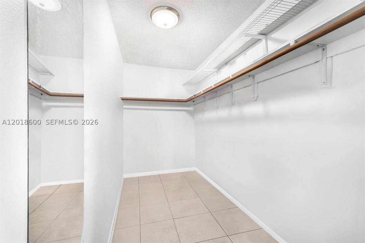 Real estate property located at 1900 54th St #220, Miami-dade, Westland Eden Condo Ii, Hialeah, FL
