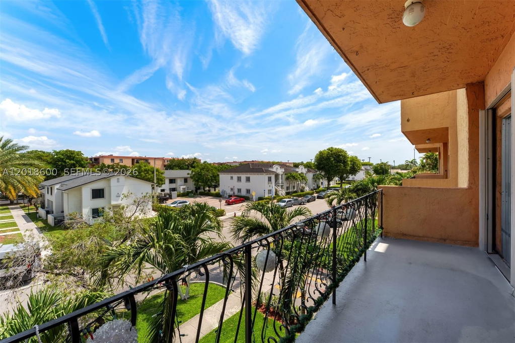 Real estate property located at 1900 54th St #220, Miami-dade, Westland Eden Condo Ii, Hialeah, FL
