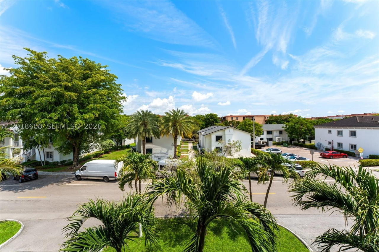 Real estate property located at 1900 54th St #220, Miami-dade, Westland Eden Condo Ii, Hialeah, FL