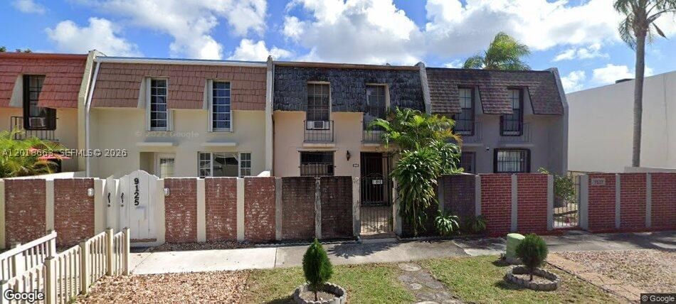 Real estate property located at 9127 96th Ave, Miami-dade, Cherry Grove Townhouses, Miami, FL