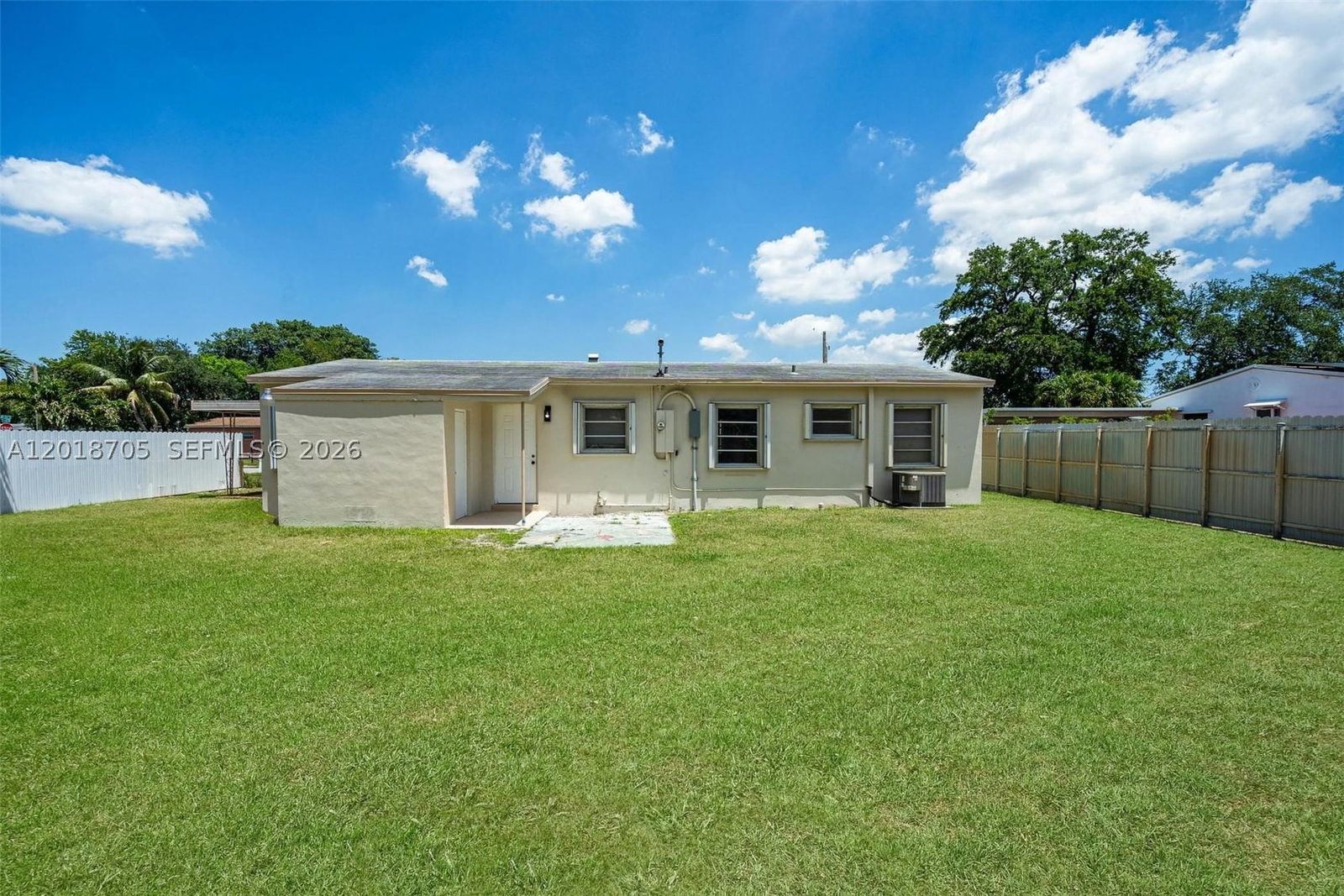 Real estate property located at 2760 164th Ter, Miami-dade, 1st Addn To Golden Highla, Miami Gardens, FL