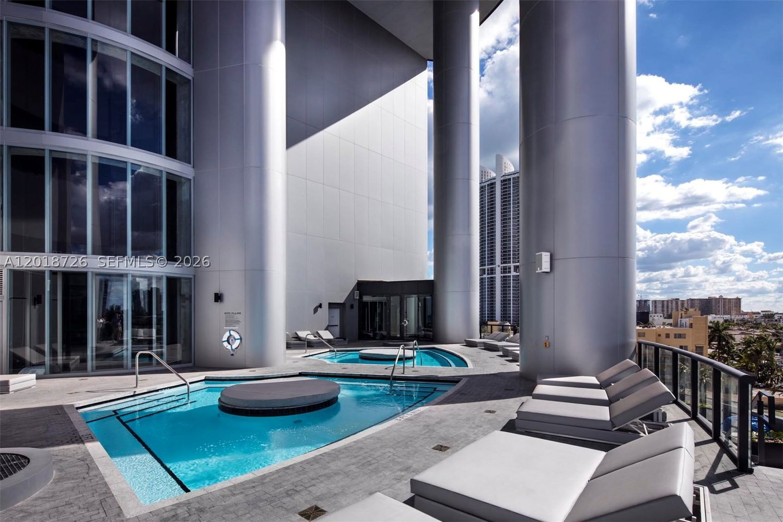 Real estate property located at 18555 Collins Ave #3705, Miami-dade, 18555 Collins Avenue Cond, Sunny Isles Beach, FL