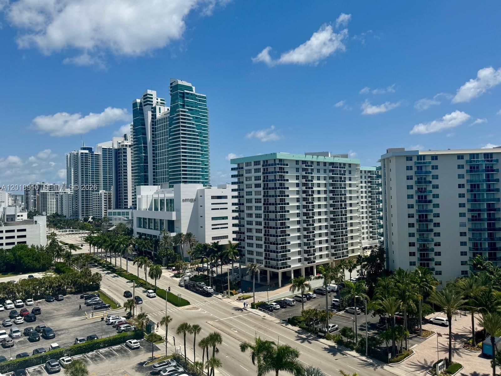 Real estate property located at 3800 Ocean Dr #1114, Broward, Hallmark Of Hollywood Con, Hollywood, FL