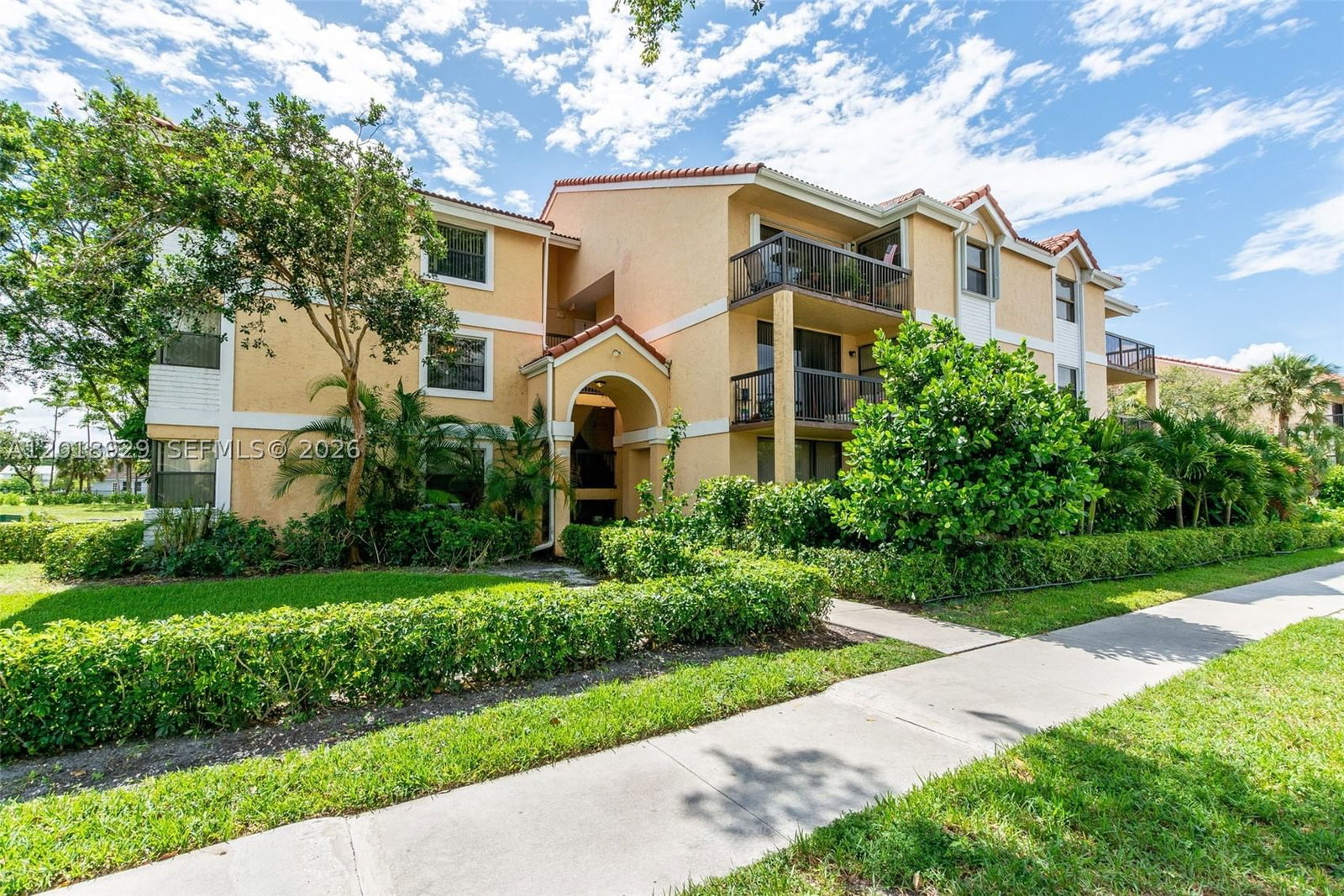 Real estate property located at 5721 Riverside Dr #202B5, Broward, Grand Oasis Condo, Coral Springs, FL