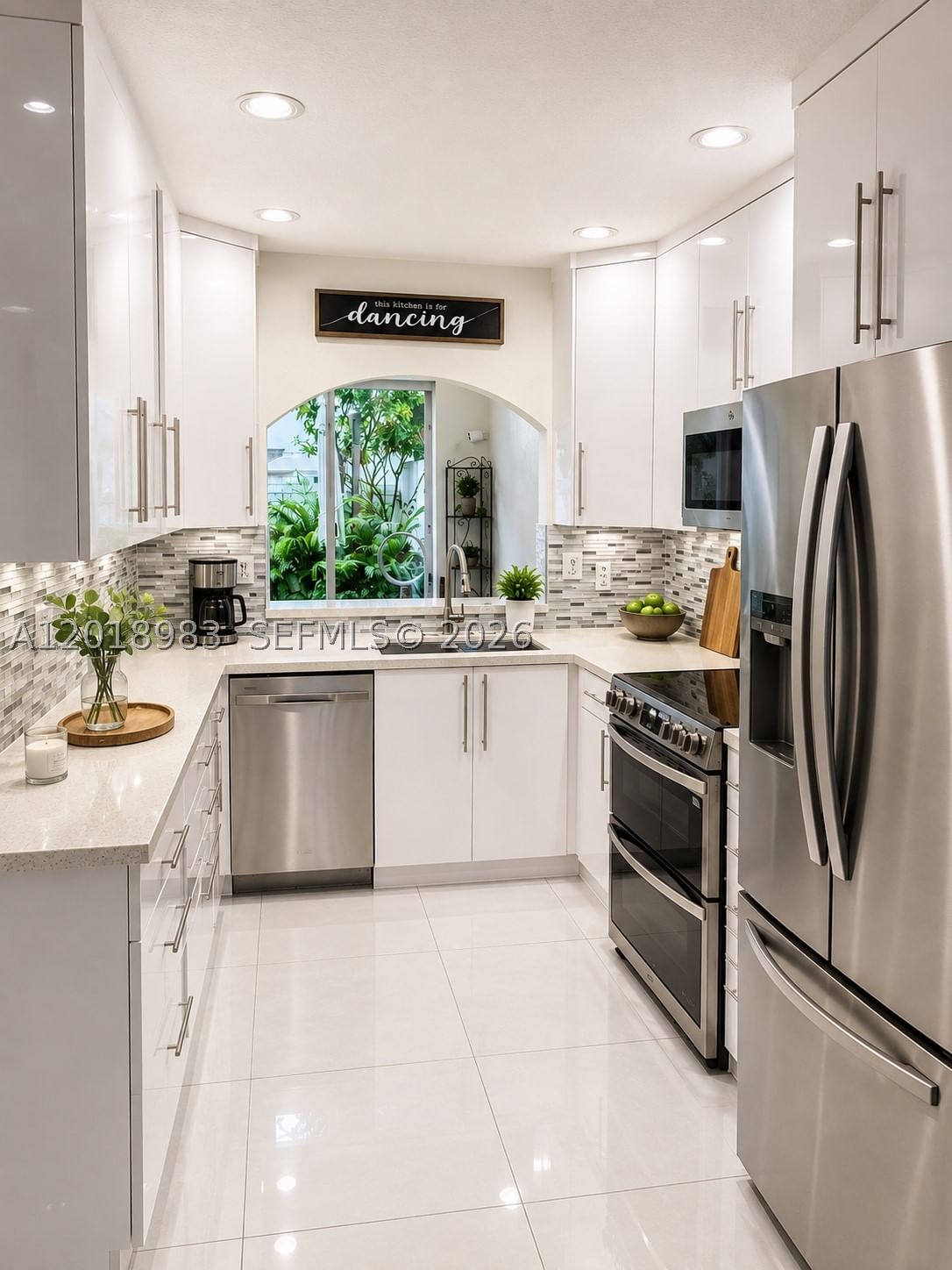 Real estate property located at 10973 62nd Ter, Miami-dade, Doral Isles Antigua, Doral, FL
