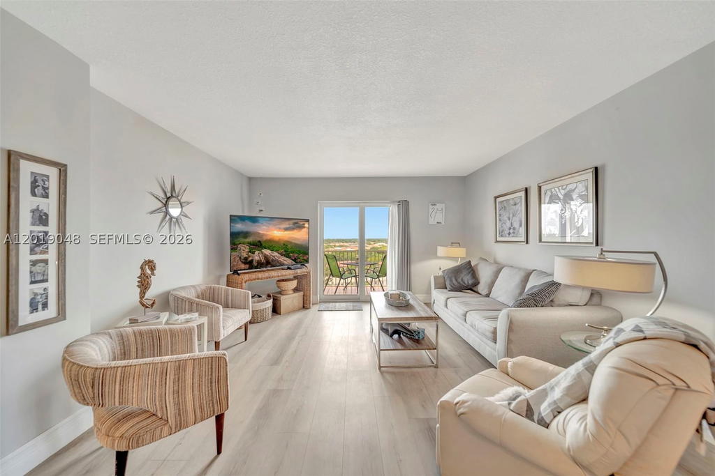 Real estate property located at 3575 Broken Woods Dr #1004, Broward, Briarwood Club Condo 3, Coral Springs, FL