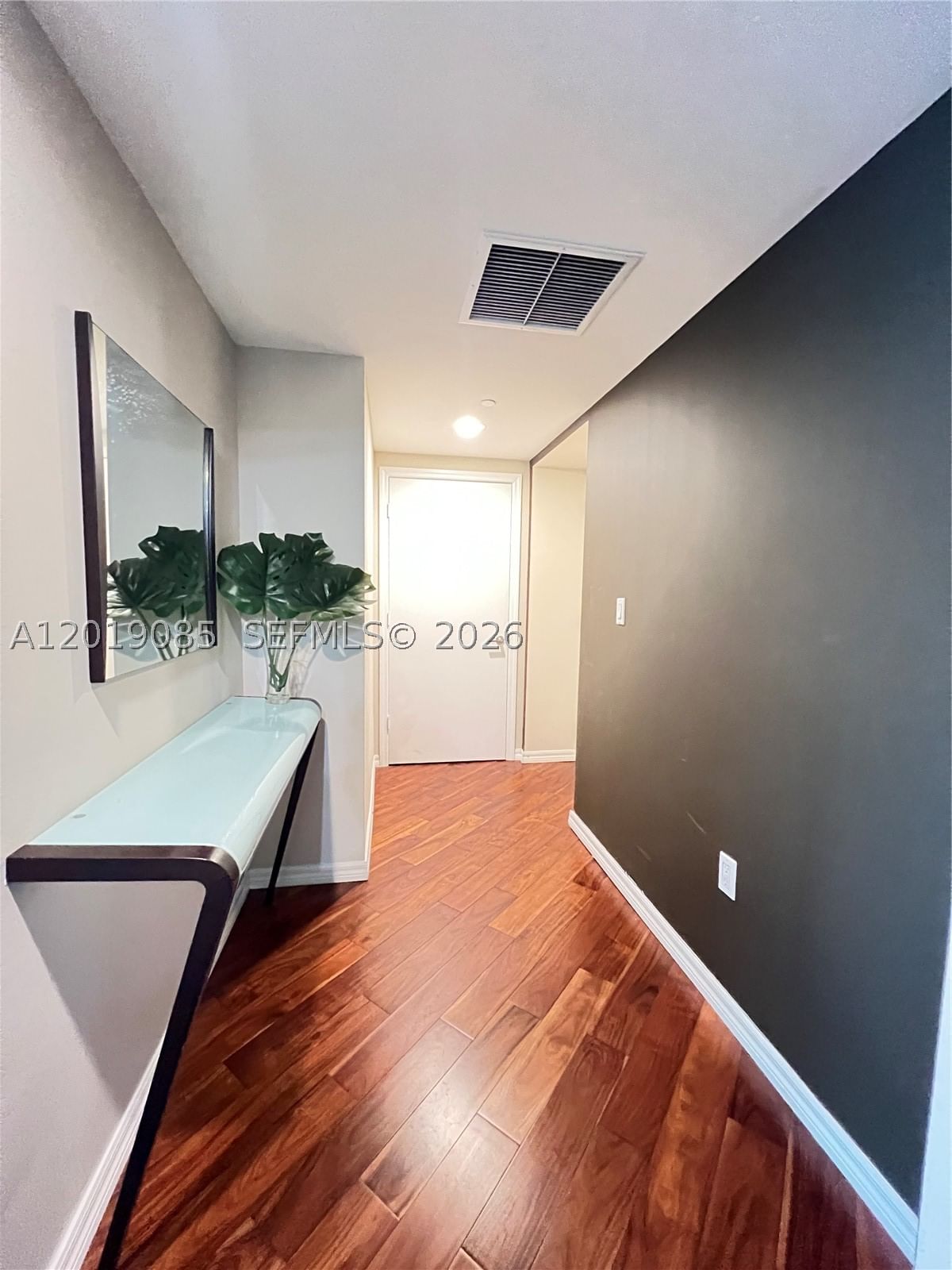 Real estate property located at 55 6th St #3305, Miami-dade, 500 Brickell West Condo, Miami, FL