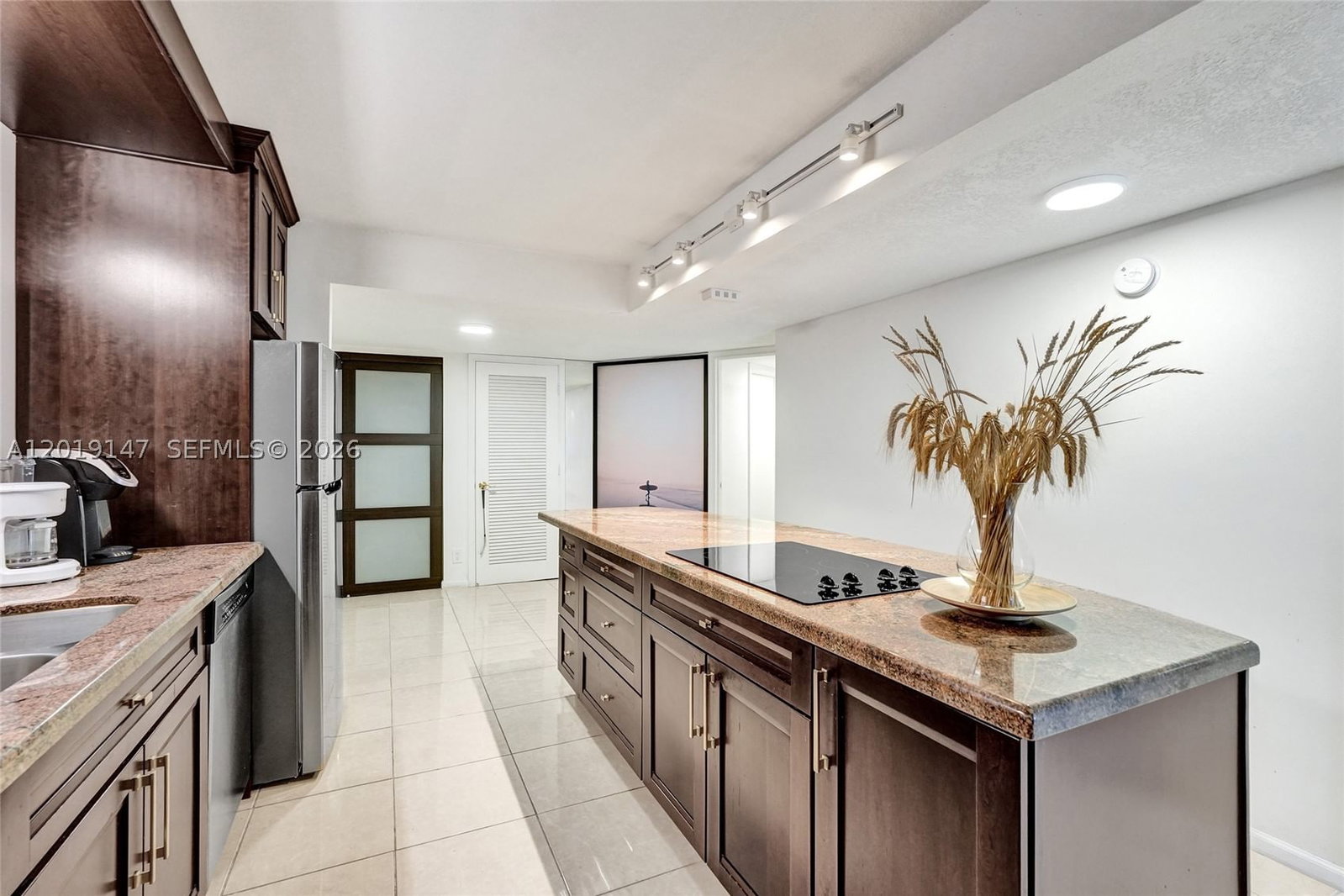 Real estate property located at 5420 Ocean Dr #2201, Palm Beach, Connemara Condo, Singer Island, FL